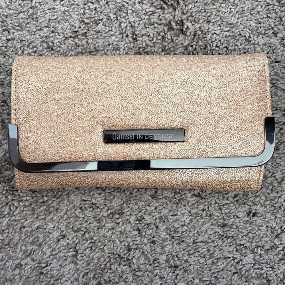 Damsel in Defence Wallet